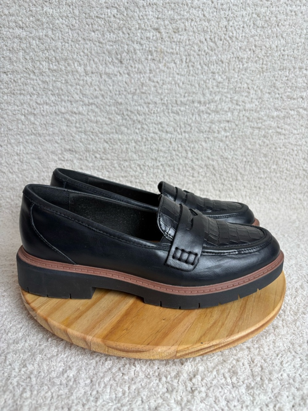 Clarks Shoes Womens 7.5M Westlynn Ayla Casual Penny Loafers in Black Leather
